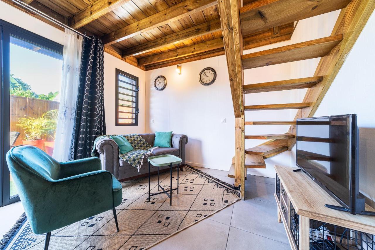 Charmant Chalet Avec Jacuzzi, L'Ile O Vert Saint-Philippe Esterno foto