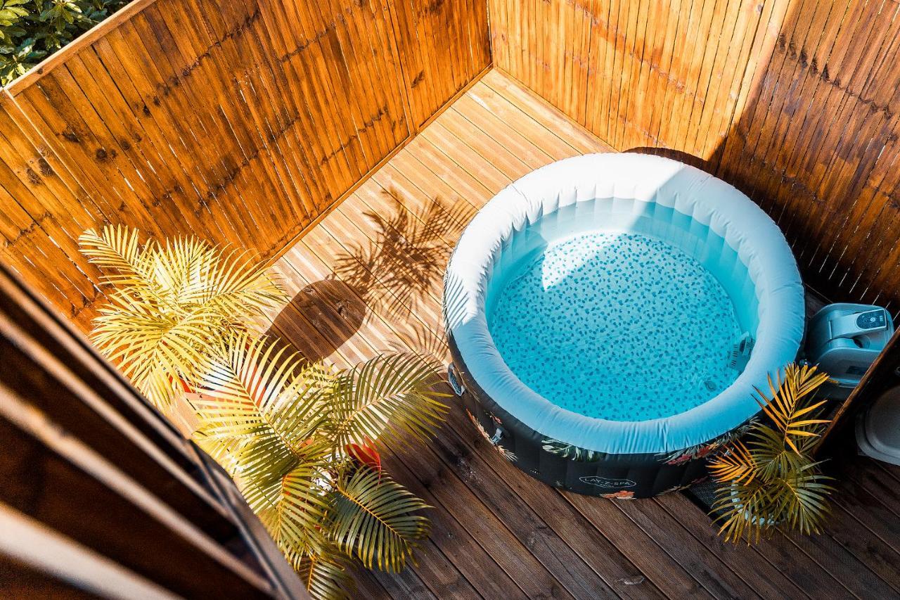 Charmant Chalet Avec Jacuzzi, L'Ile O Vert Saint-Philippe Esterno foto