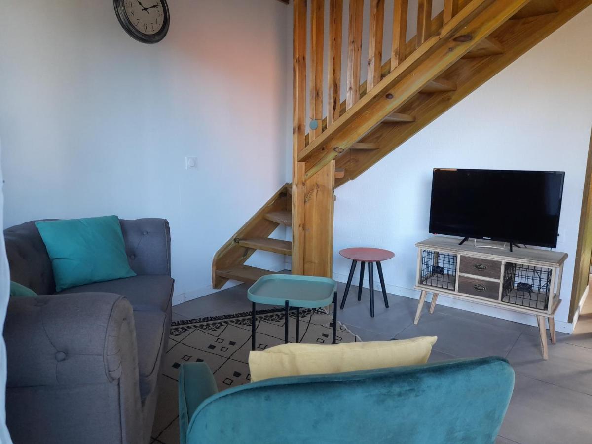 Charmant Chalet Avec Jacuzzi, L'Ile O Vert Saint-Philippe Esterno foto