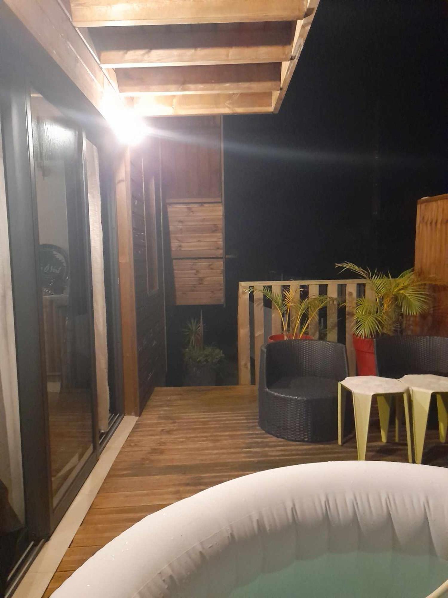 Charmant Chalet Avec Jacuzzi, L'Ile O Vert Saint-Philippe Esterno foto