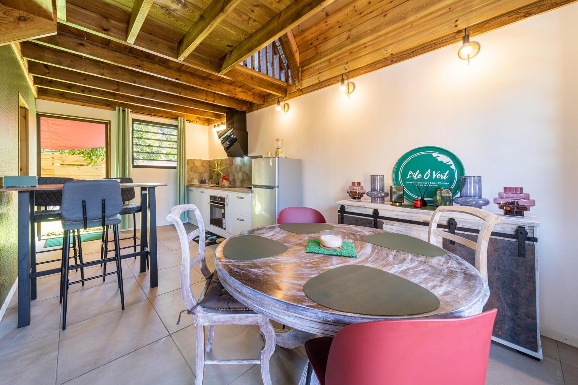 Charmant Chalet Avec Jacuzzi, L'Ile O Vert Saint-Philippe Esterno foto