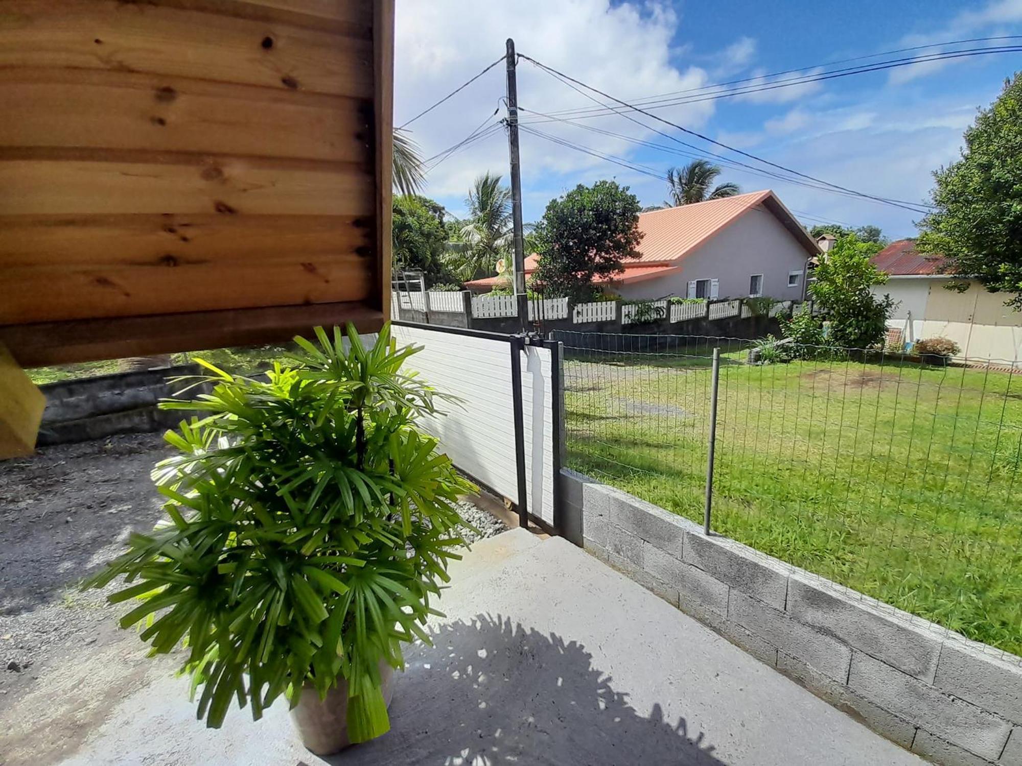 Charmant Chalet Avec Jacuzzi, L'Ile O Vert Saint-Philippe Esterno foto