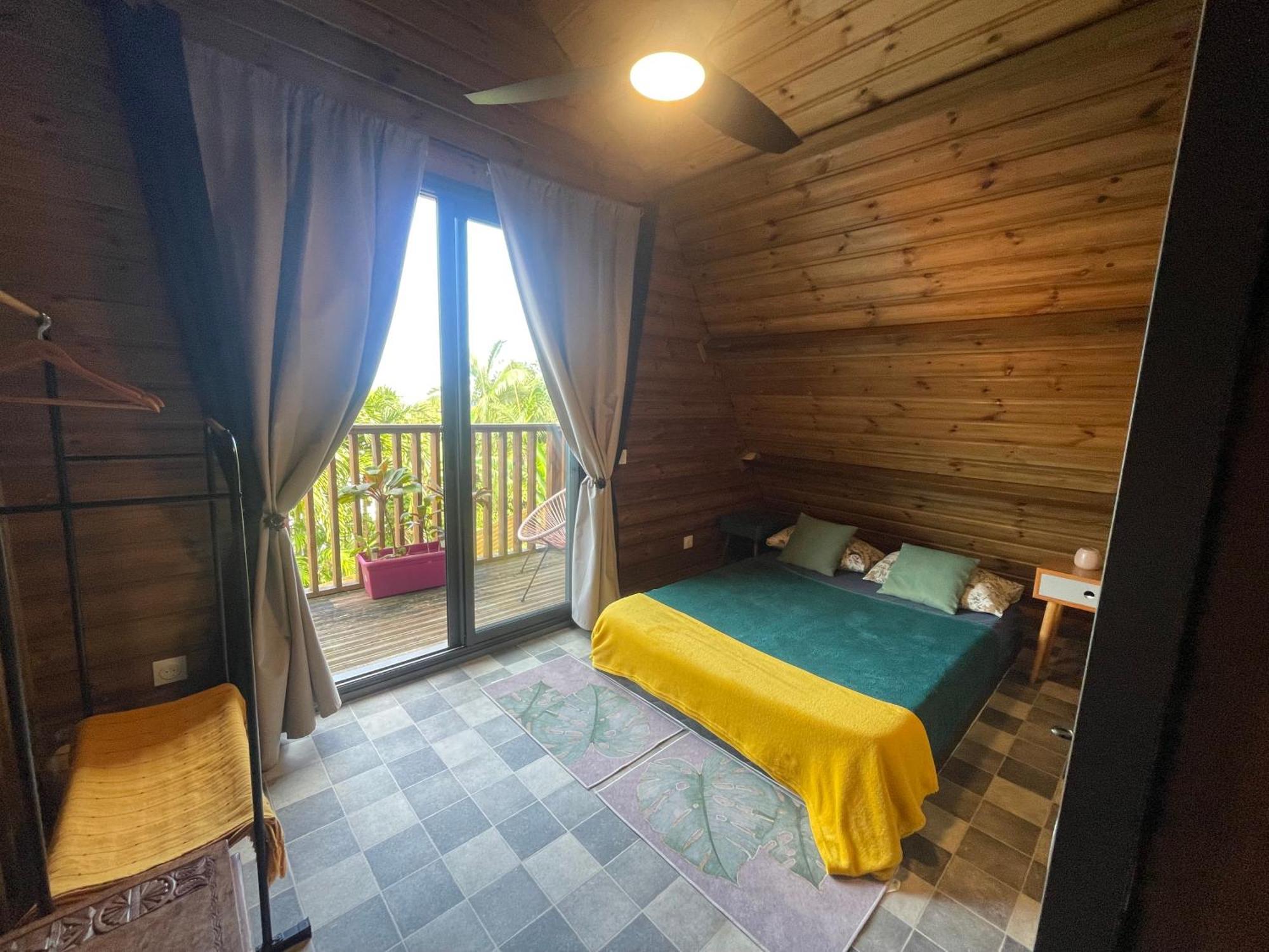 Charmant Chalet Avec Jacuzzi, L'Ile O Vert Saint-Philippe Esterno foto